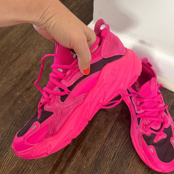 Fuschia Fila suede tennis - Picture 3 of 7